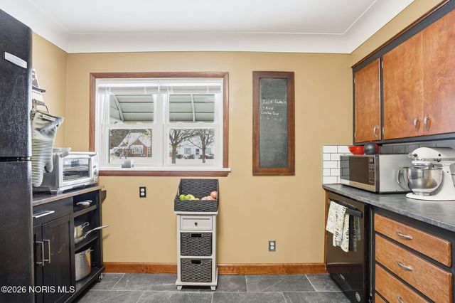 3250 Heatherdowns Boulevard, Toledo, OH 43614