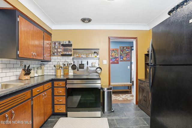 3250 Heatherdowns Boulevard, Toledo, OH 43614