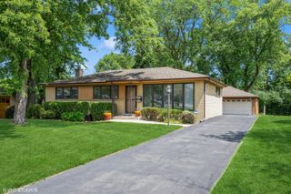 2530 Donald Court, Glenview, IL 60025