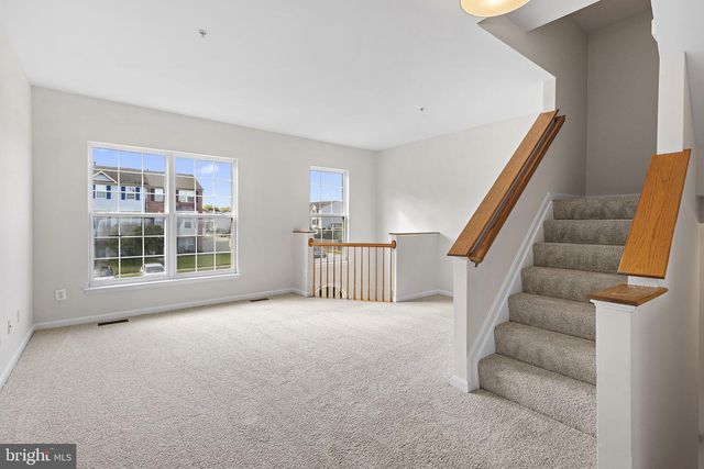 669 HUNTING FIELDS RD, Middle River, MD 21220