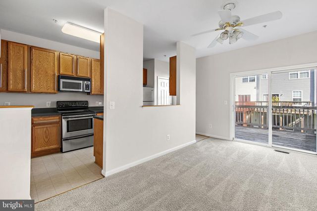 669 HUNTING FIELDS RD, Middle River, MD 21220