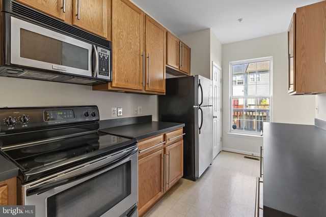 669 HUNTING FIELDS RD, Middle River, MD 21220