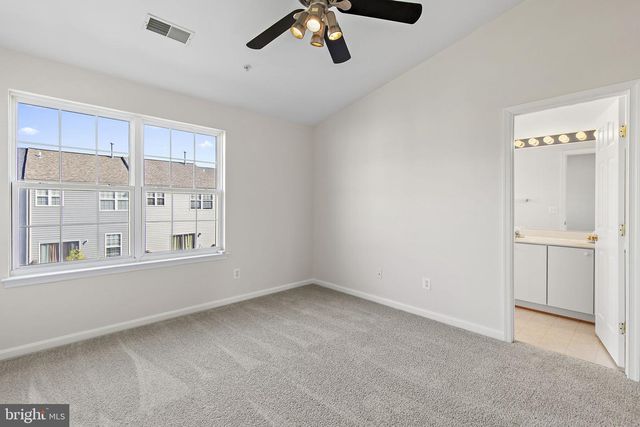 669 HUNTING FIELDS RD, Middle River, MD 21220