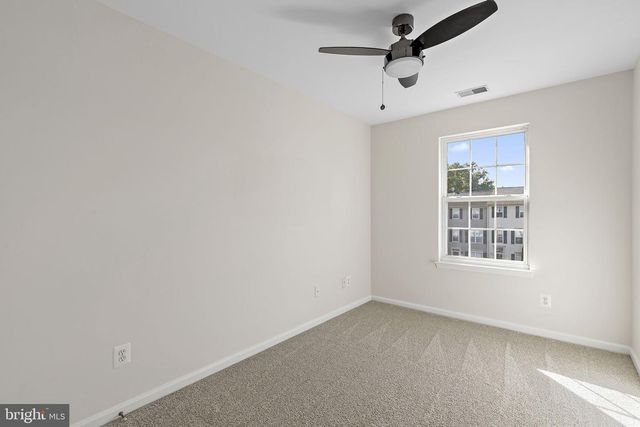 669 HUNTING FIELDS RD, Middle River, MD 21220