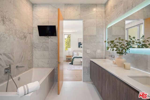 436 Norwich Drive, West Hollywood, CA 90048
