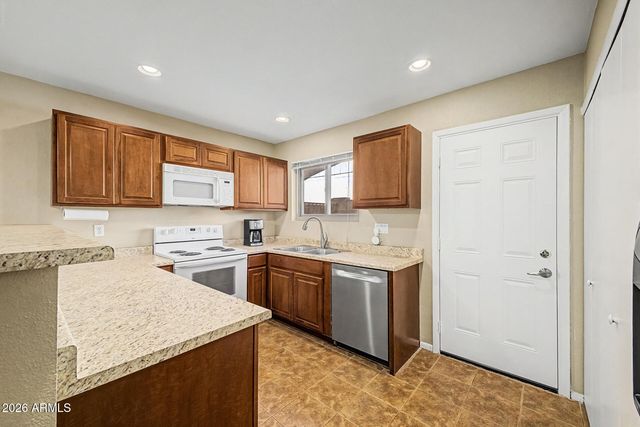 1127 W GROVERS Avenue, Phoenix, AZ 85023