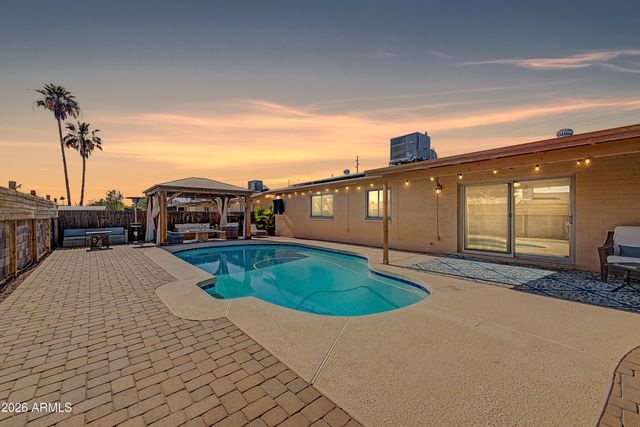 1127 W GROVERS Avenue, Phoenix, AZ 85023