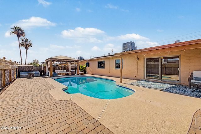 1127 W GROVERS Avenue, Phoenix, AZ 85023