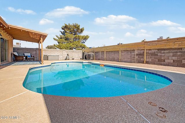 1127 W GROVERS Avenue, Phoenix, AZ 85023