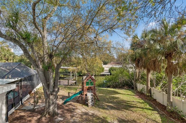 8402 BOXWOOD DRIVE, Tampa, FL 33615