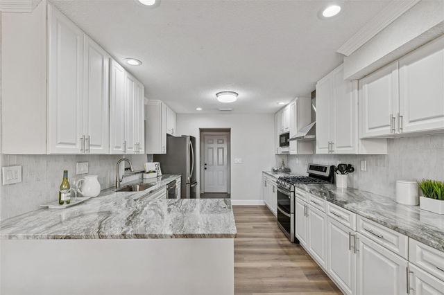 8402 BOXWOOD DRIVE, Tampa, FL 33615