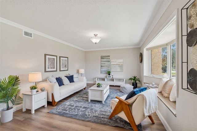 8402 BOXWOOD DRIVE, Tampa, FL 33615