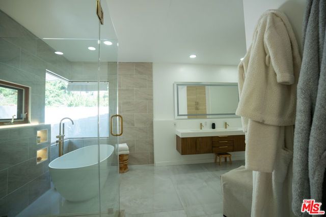 3825 Malibu Country Drive, Malibu, CA 90265