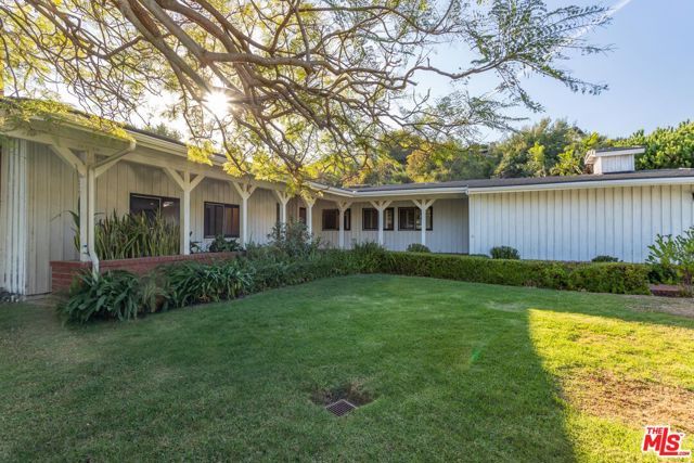 3825 Malibu Country Drive, Malibu, CA 90265