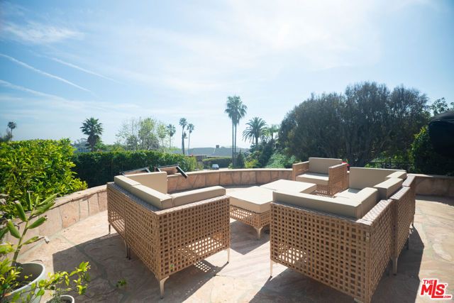 3825 Malibu Country Drive, Malibu, CA 90265