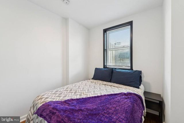 2328 S WARNOCK ST, Philadelphia, PA 19148