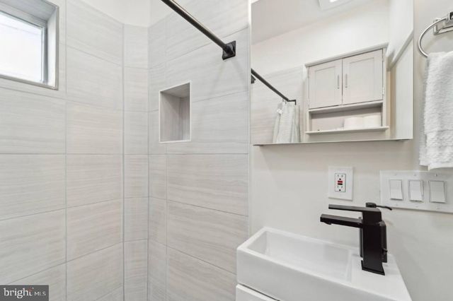 2328 S WARNOCK ST, Philadelphia, PA 19148