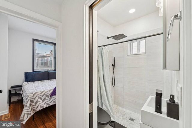 2328 S WARNOCK ST, Philadelphia, PA 19148