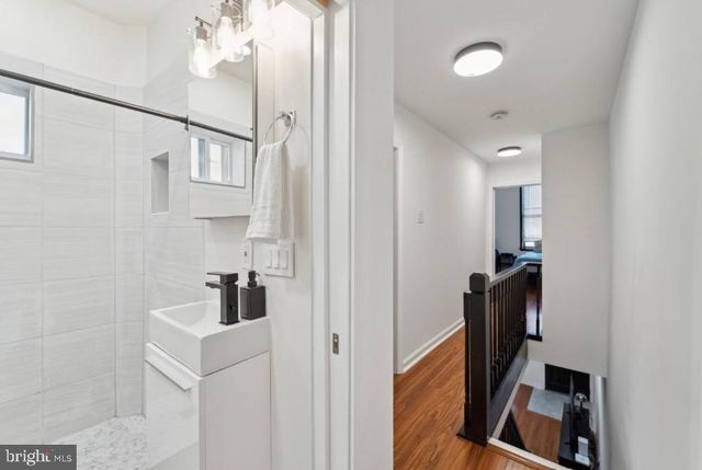 2328 S WARNOCK ST, Philadelphia, PA 19148