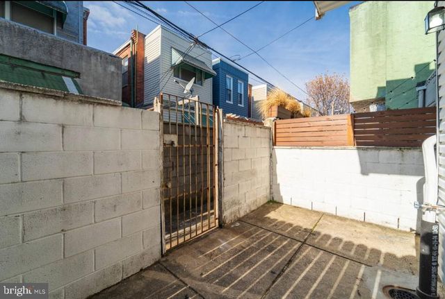 2328 S WARNOCK ST, Philadelphia, PA 19148