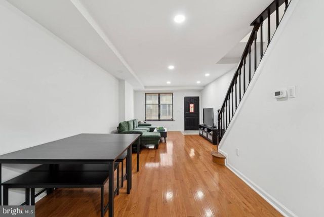 2328 S WARNOCK ST, Philadelphia, PA 19148