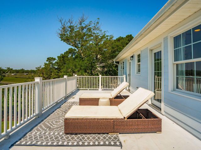 2809 Parkers Landing Road, Mount Pleasant, SC 29466