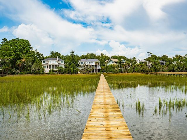 2809 Parkers Landing Road, Mount Pleasant, SC 29466