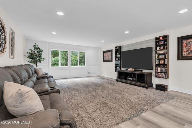 46 Shephard Drive, Middletown, NJ 07748
