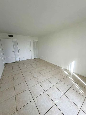 13499 Biscayne Blvd 504, North Miami, FL 33181