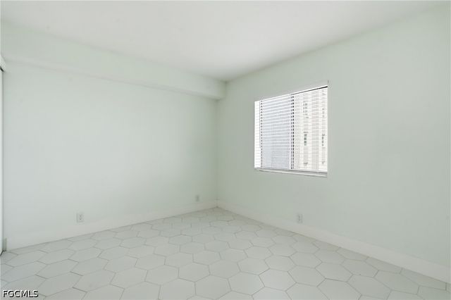 2885 Palm Beach BLVD 402, Fort Myers, FL 33916
