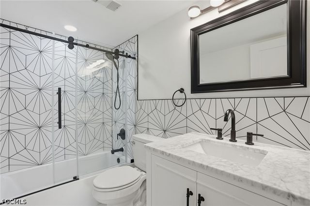 2885 Palm Beach BLVD 402, Fort Myers, FL 33916