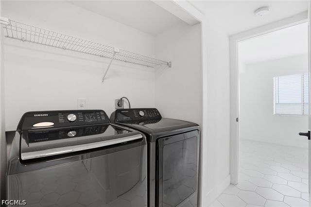 2885 Palm Beach BLVD 402, Fort Myers, FL 33916