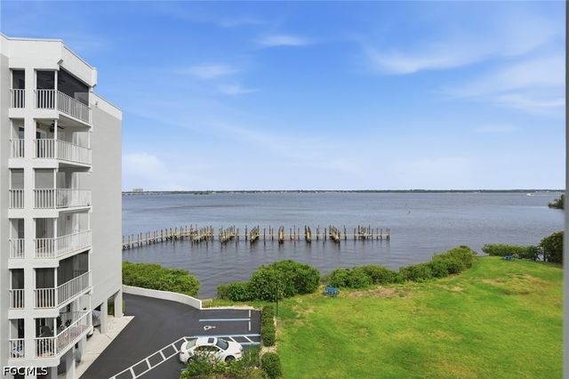 2885 Palm Beach BLVD 402, Fort Myers, FL 33916