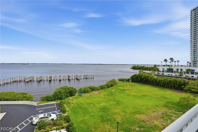 2885 Palm Beach BLVD 402, Fort Myers, FL 33916