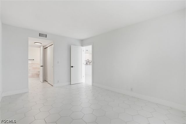 2885 Palm Beach BLVD 402, Fort Myers, FL 33916