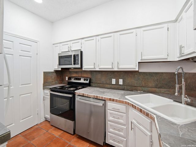 6100 Woodlake Pkwy Apt 311, San Antonio, TX 78244