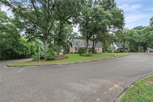 8037 St Jude Circle S, Mobile, AL 36695