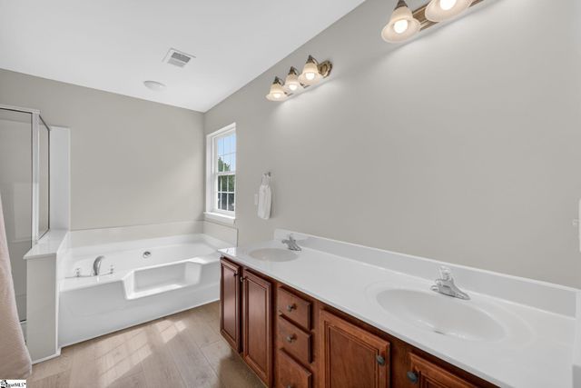 215 Brenleigh Court, Simpsonville, SC 29680