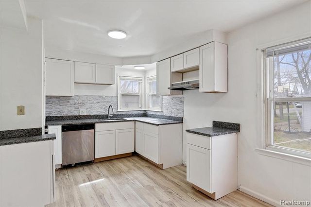 26607 Monticello Street, Inkster, MI 48141
