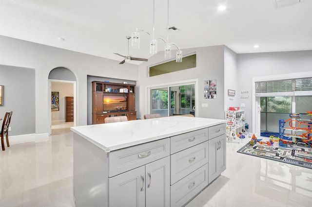 22687 Royal Crown Terrace E, Boca Raton, FL 33433