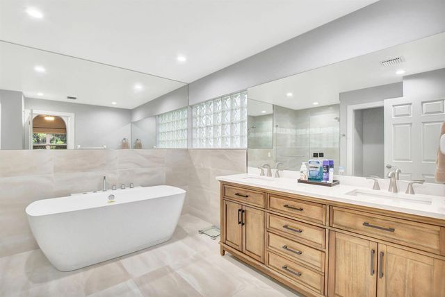 22687 Royal Crown Terrace E, Boca Raton, FL 33433