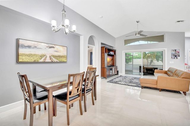 22687 Royal Crown Terrace E, Boca Raton, FL 33433