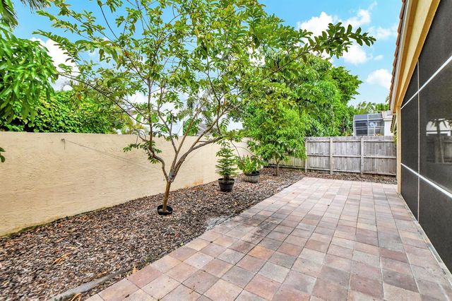 22687 Royal Crown Terrace E, Boca Raton, FL 33433