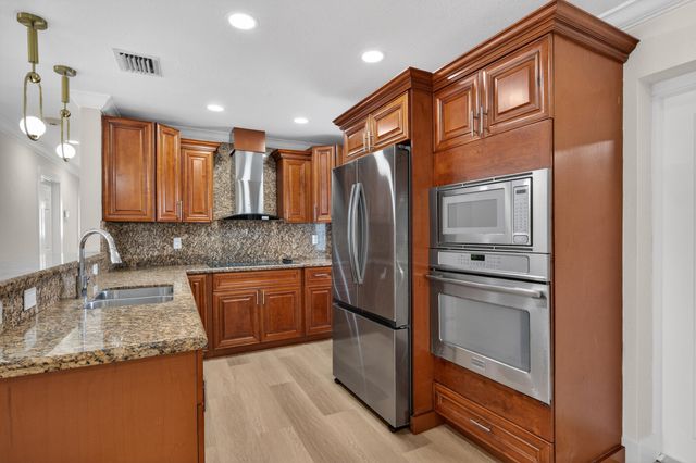 933 SE 2nd Street, Belle Glade, FL 33430