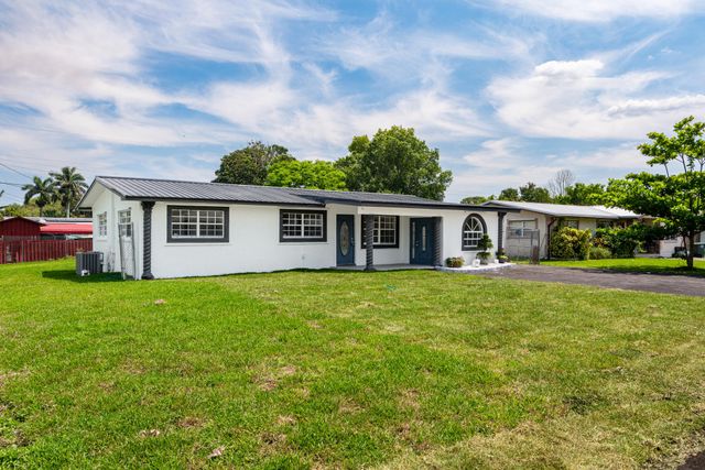 933 SE 2nd Street, Belle Glade, FL 33430