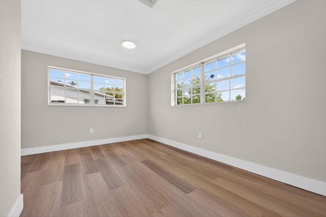 933 SE 2nd Street, Belle Glade, FL 33430