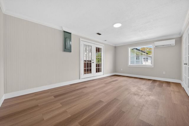 933 SE 2nd Street, Belle Glade, FL 33430