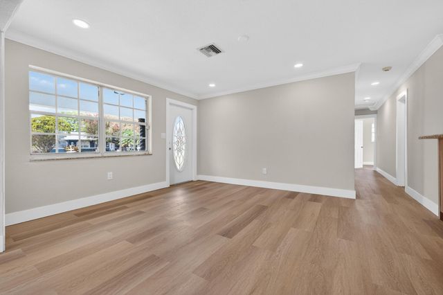 933 SE 2nd Street, Belle Glade, FL 33430