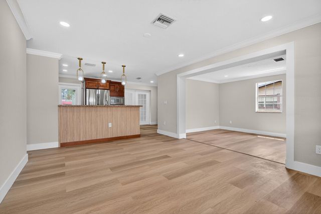 933 SE 2nd Street, Belle Glade, FL 33430