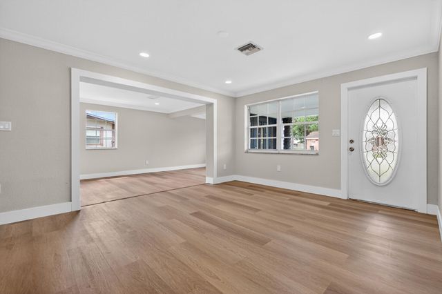 933 SE 2nd Street, Belle Glade, FL 33430